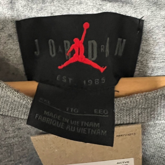 Jordan collaboration with Paris saint Germain, Gray pocket Shirt new size XXL - Picture 6 of 6